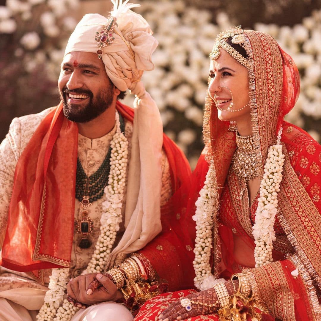 Vicky Kaushal’s feathered kalgi adds a royal touch. (Image: Instagram)