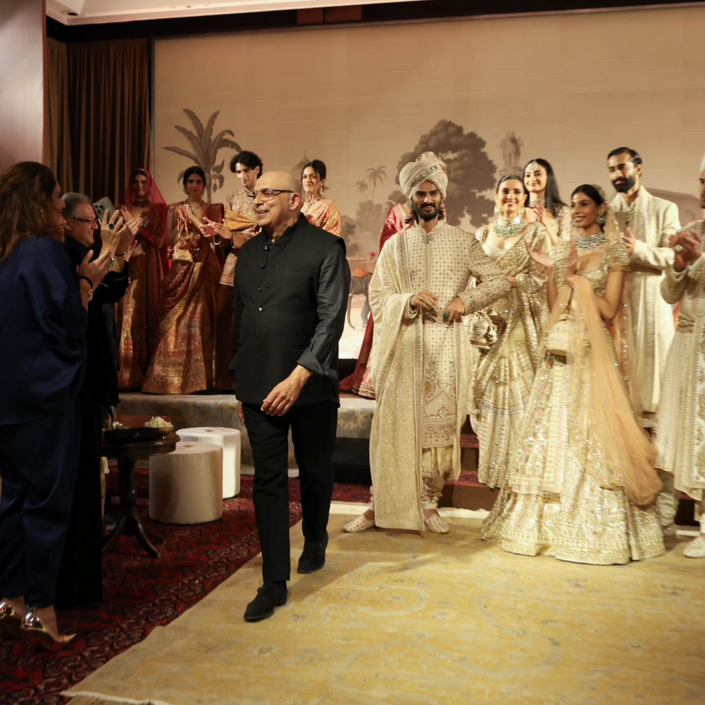 Tarun Tahiliani's finale at ICW 2025 closes with the nostalgic beat of Made in India. (Image: FDCI)