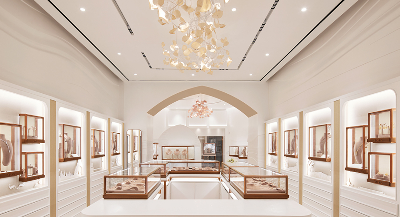 Zoya transforms artistic inspiration into sculptural fine jewelry.