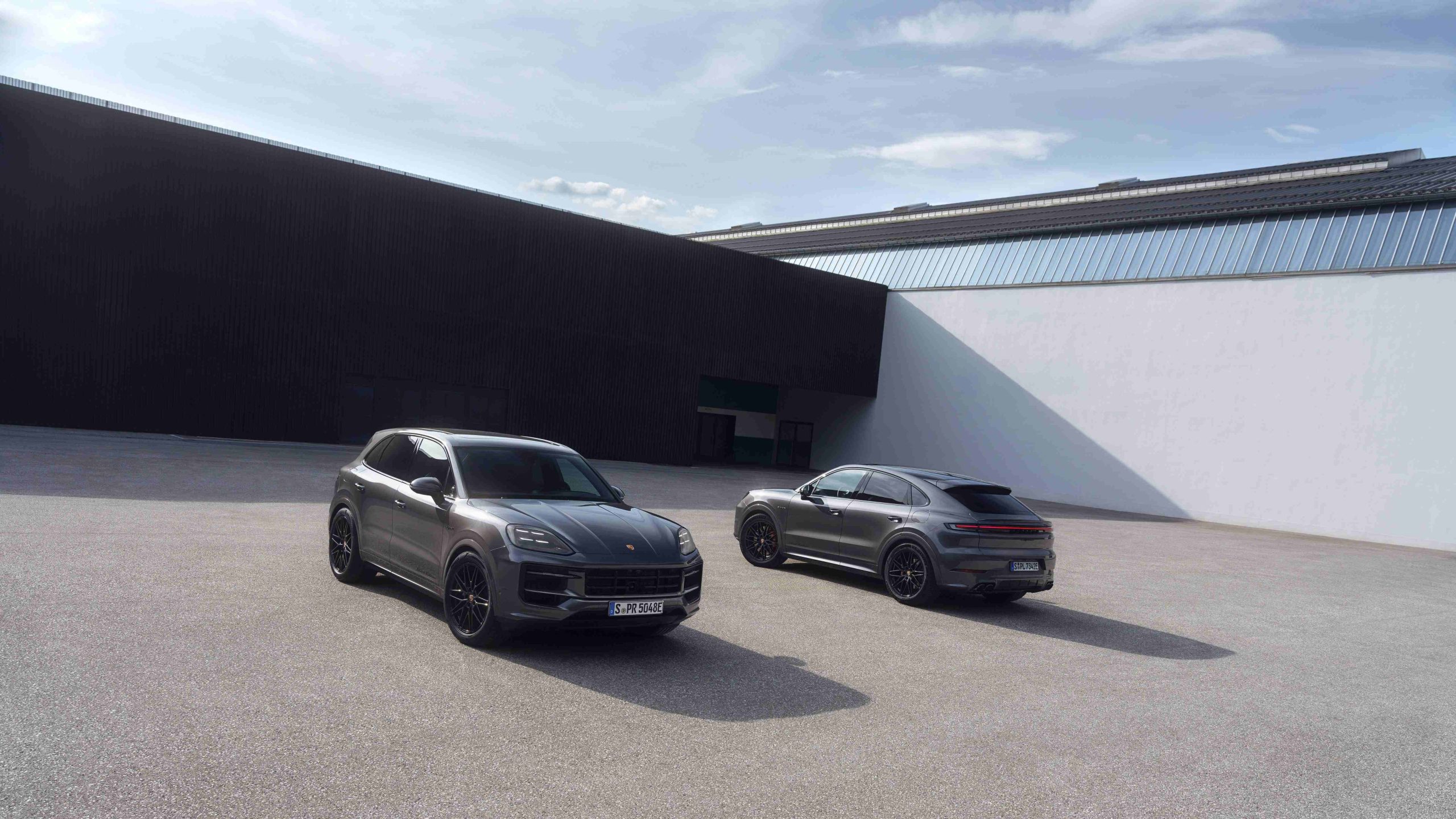 New Black Edition Variants Join Porsche Taycan and Cayenne Lineup