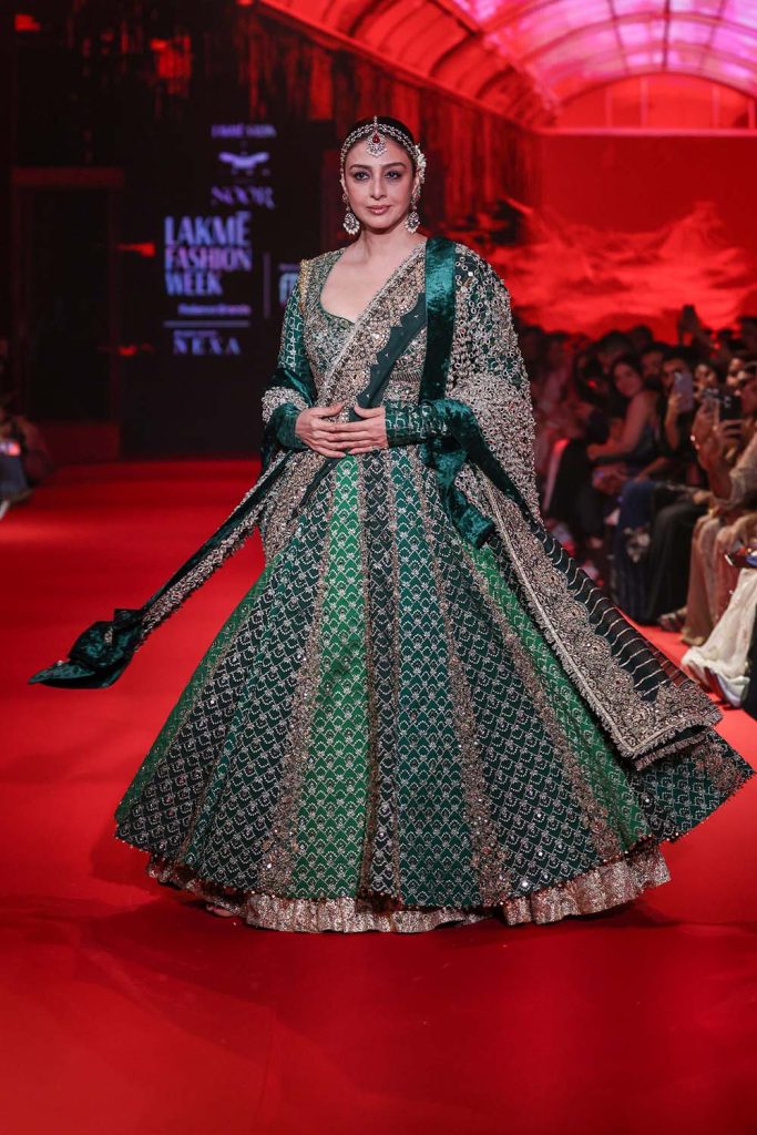 Lakmē Fashion Week X FDCI: Showstopper Tabu Carries ‘noor’ Of A Bride In ITRH And Lakmé Salon’s Collaboration