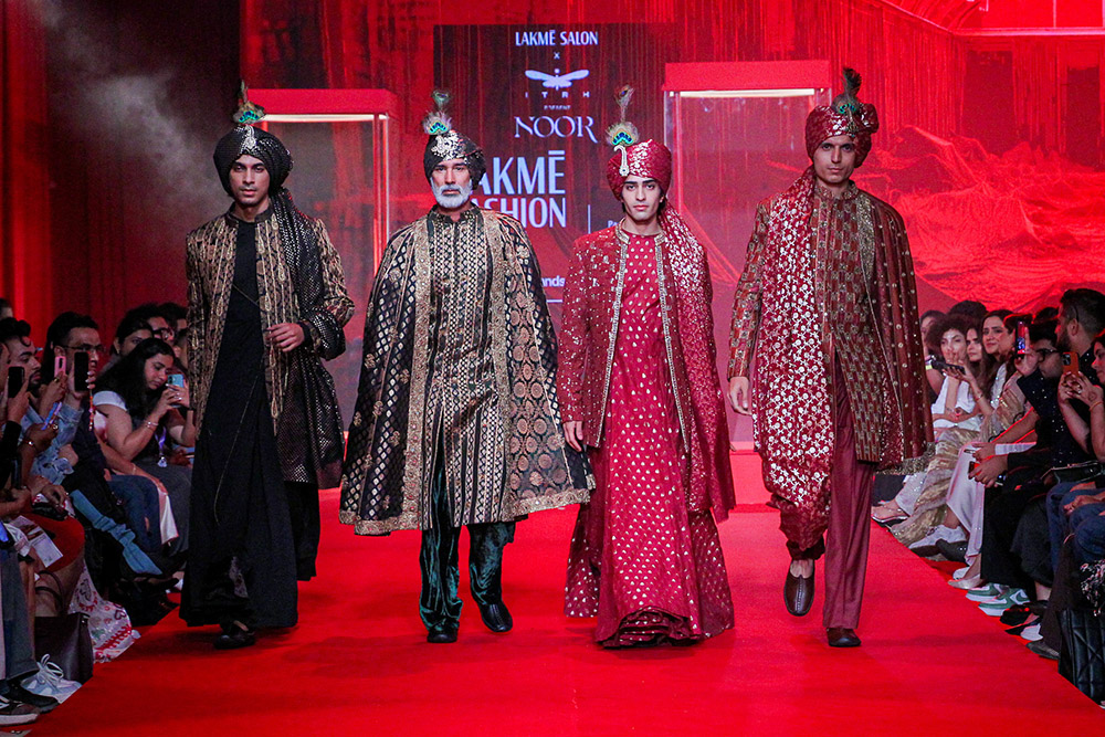 Lakmē Fashion Week X FDCI: ‘noor’ Of A Bride In ITRH 