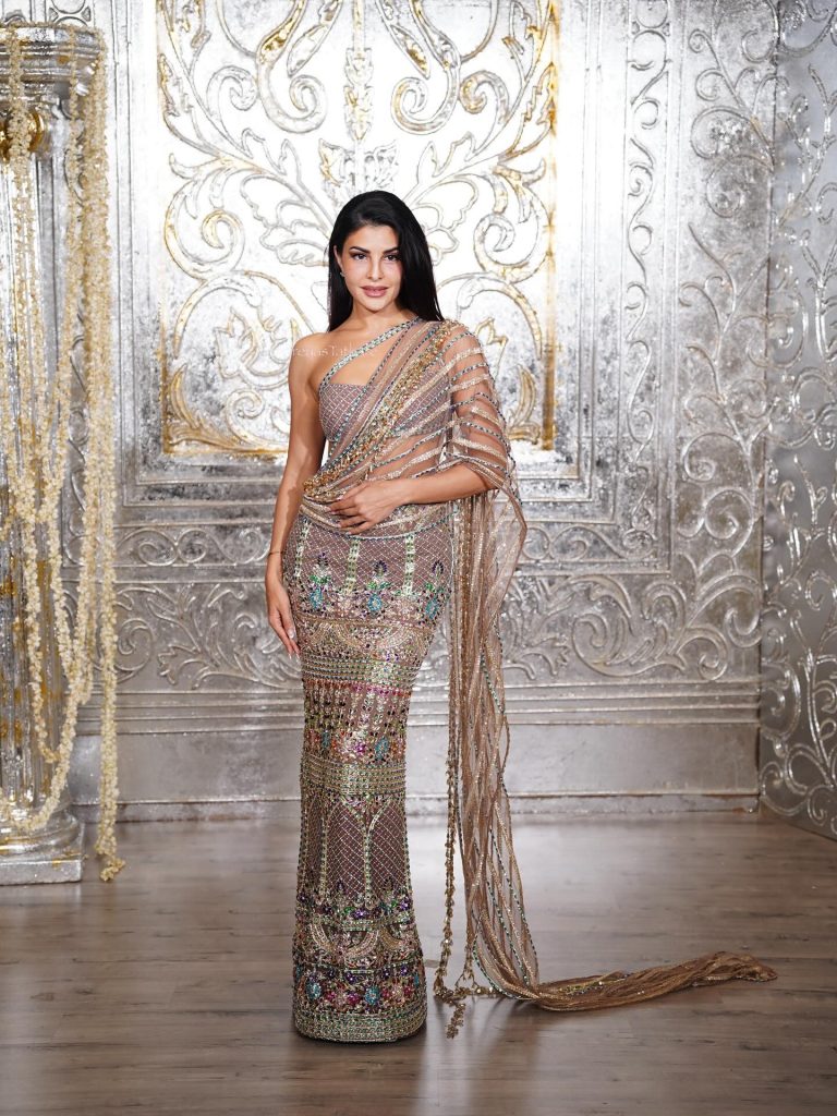 Jacqueline Fernandez glam-look