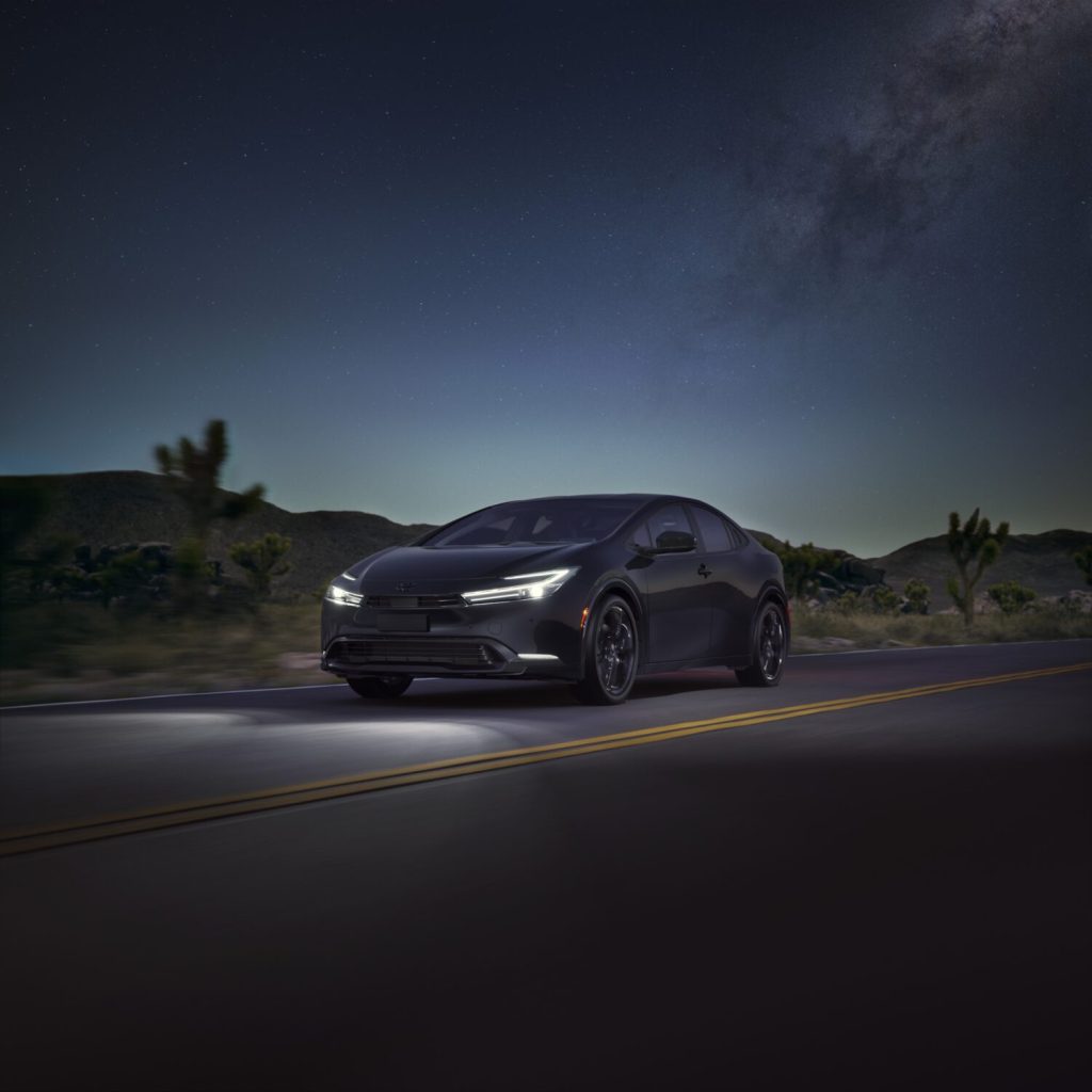 Toyota’s i-FORCE MAX powertrain integrates an electric motor within the bell housing between the turbocharged engine and the 8-speed automatic transmission, delivering both strong performance and enhanced efficiency.
