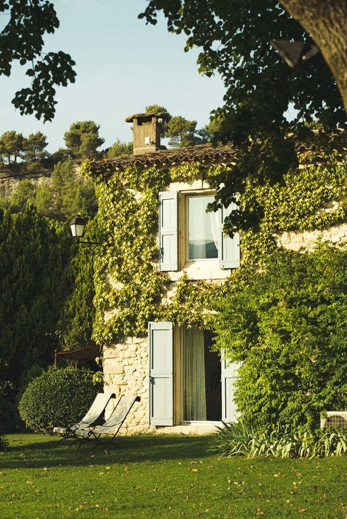 PROVENCE ( LA BASTIDE DE MARIE)