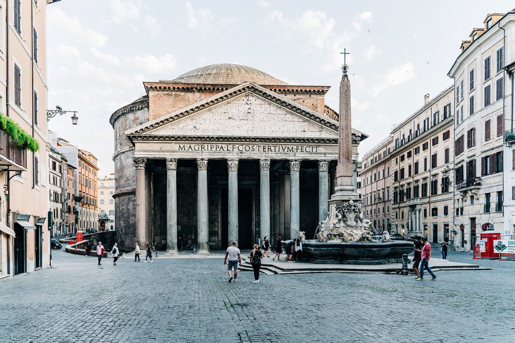 Explore the brilliance of Roman architecture — its history, engineering innovations, iconic structures, and lasting influence on the modern world. Discover how Rome built not just monuments, but an eternal blueprint for design and civilisation.