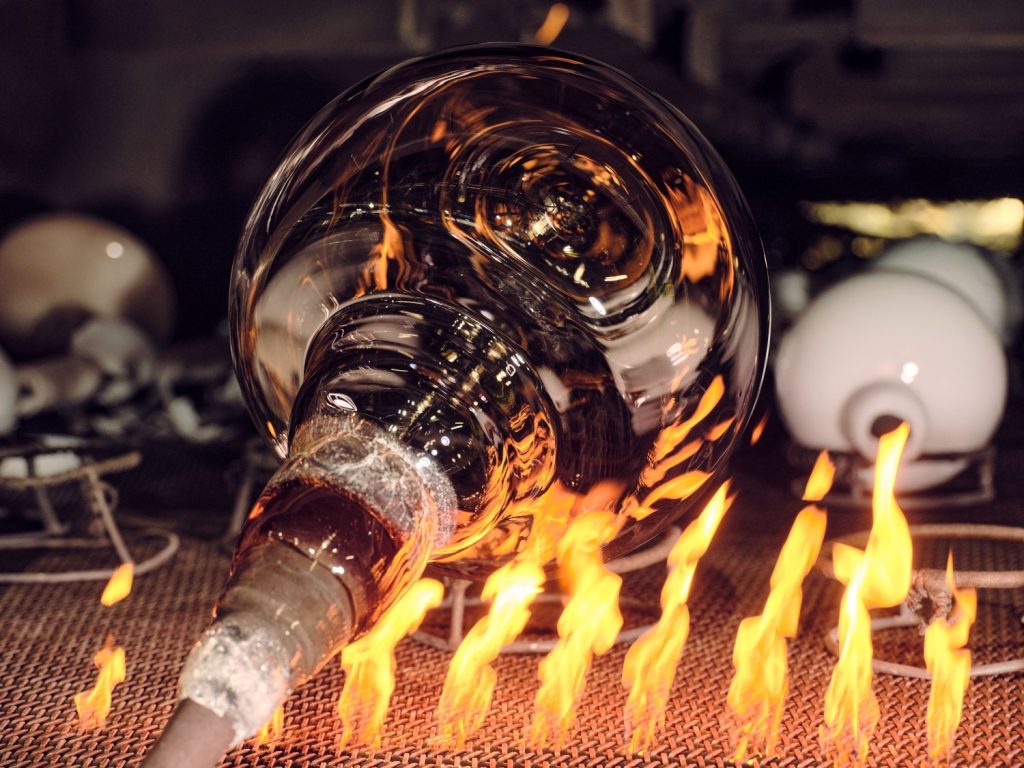 From its invention in the 1950s to the modern sapphire-integrated versions, the Cyclops remains one of Rolex’s boldest visual and functional innovations