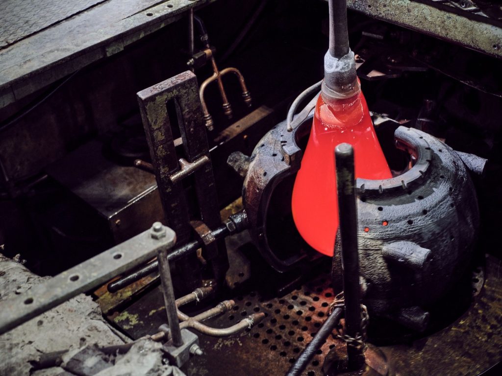 From its invention in the 1950s to the modern sapphire-integrated versions, the Cyclops remains one of Rolex’s boldest visual and functional innovations