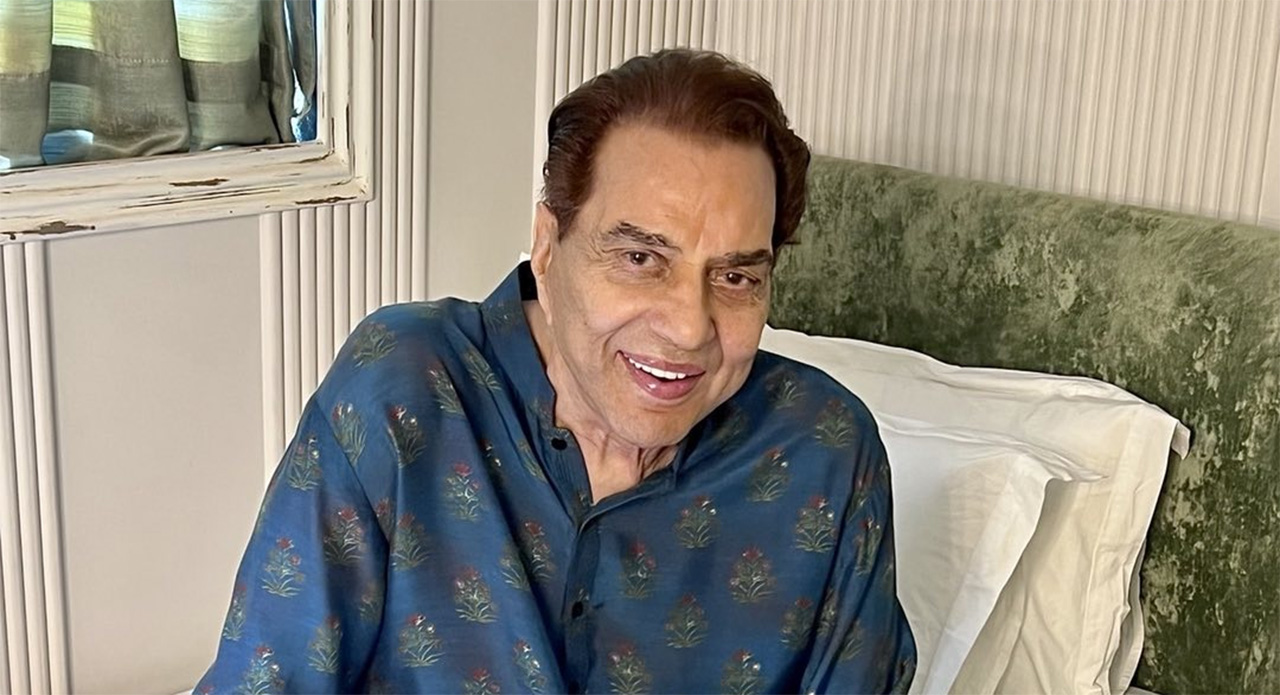 A look At Dharmendra’s ₹335-Crore Net Worth Including Real-estate, Luxury Cars And Restaurants