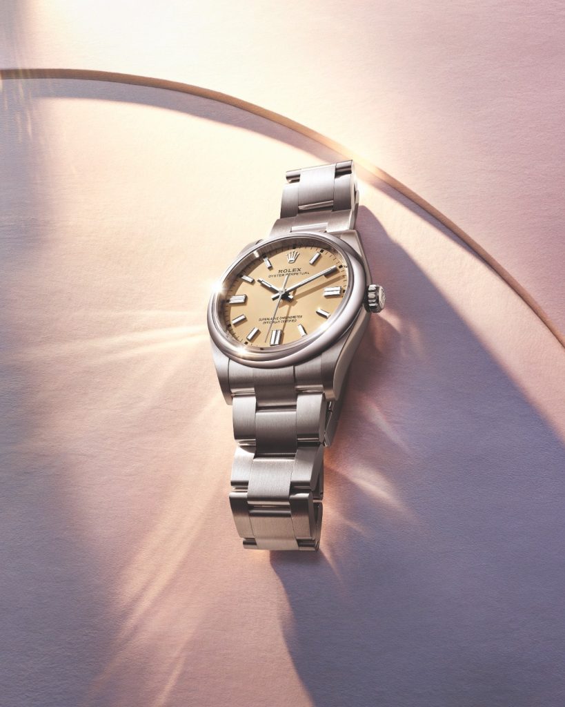 A complete feature on the best luxury watches for smaller wrists, spotlighting compact dimensions, ergonomic design, and standout craftsmanship. Includes the Tissot PRX 38mm Titanium, a lightweight integrated-bracelet powerhouse