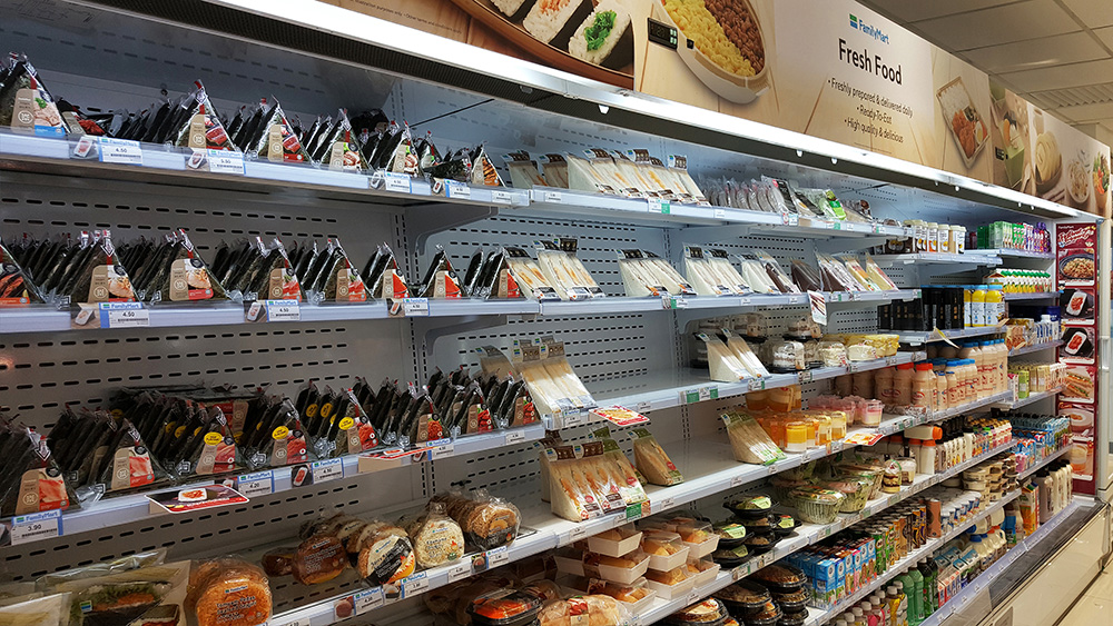 Japan FamilyMart snacks, Japan konbini food guide, 7-Eleven Japan meals,