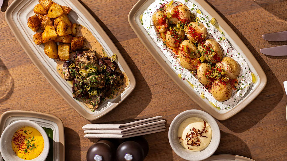 where is dar tantora hotel, dar tantora mud houses are how many centuries old, dar tantora in saudi arabia lights 1800 candles