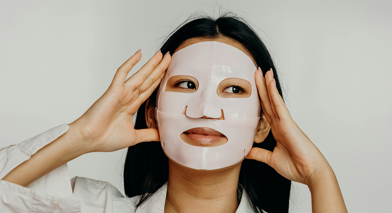 Thermal Glow: When Light, Heat And Ice Rewire How Skin Behaves