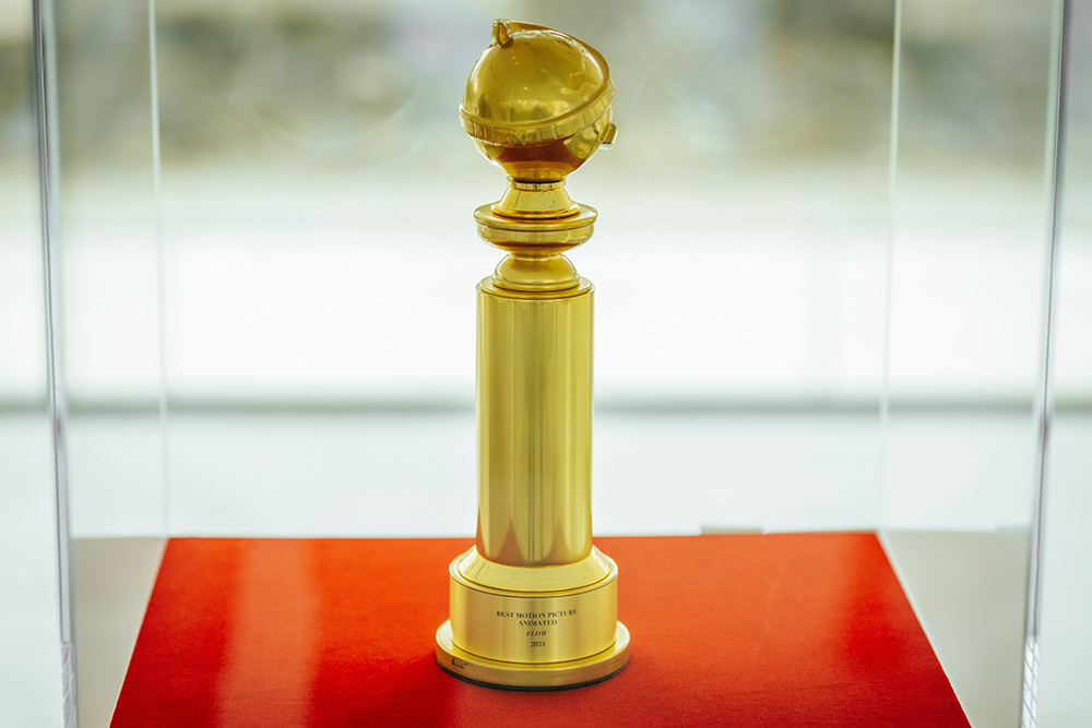 Golden Globe trophy,Golden Globe gift bags,Golden Globe gift bag list,Golden Globe 2025 gift bag items,