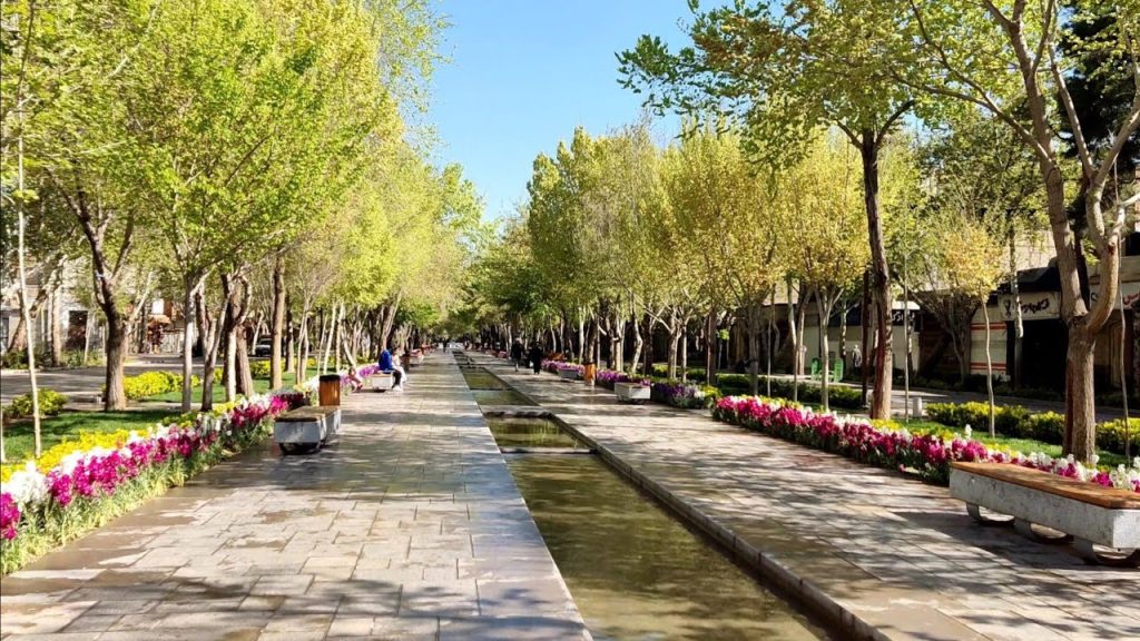 Chahar Bagh—a fourfold division symbolising the gardens of paradise—these landscapes influenced the Taj Mahal gardens