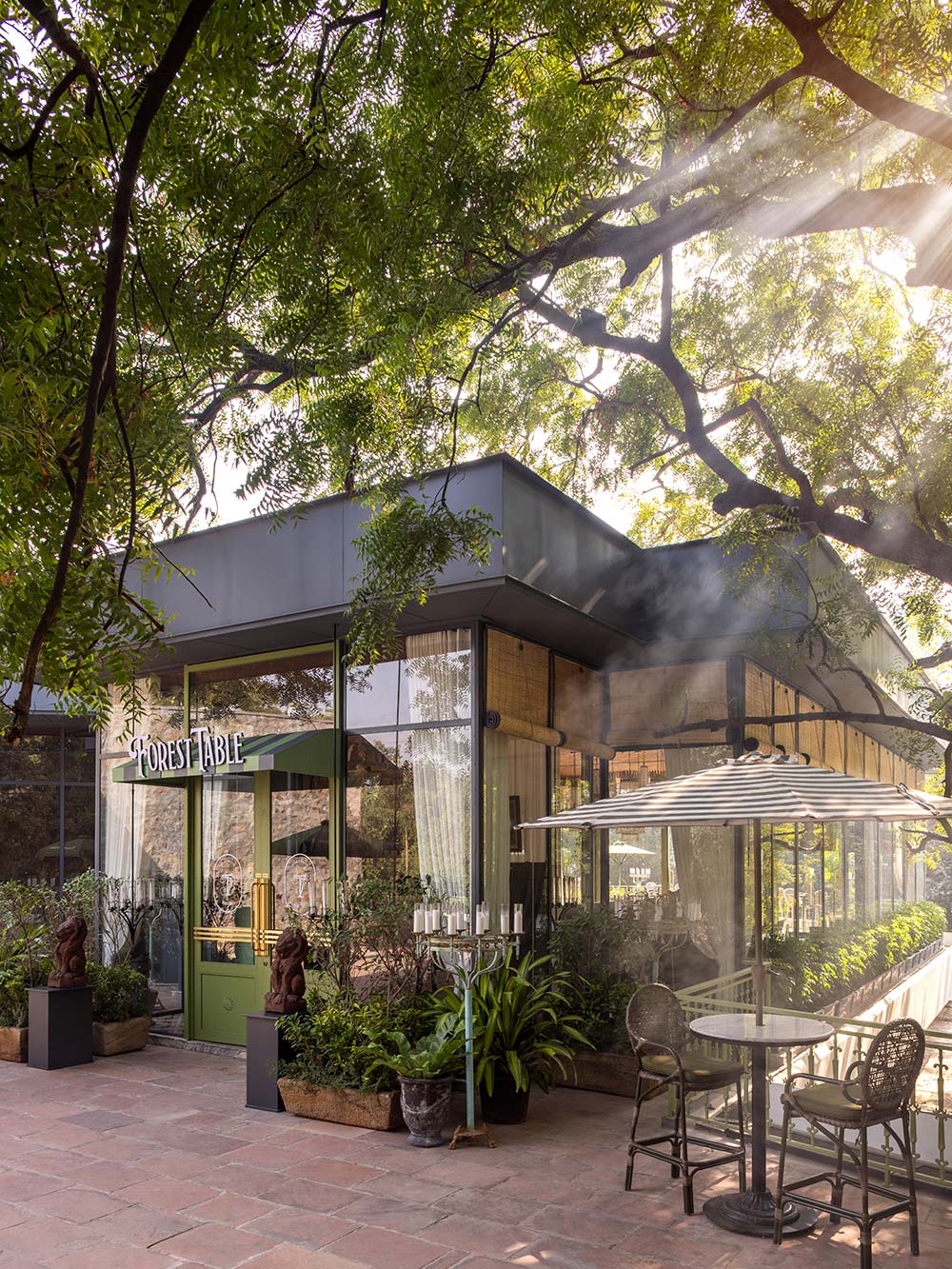 No trees were disturbed during construction, in a nod to organic architecture