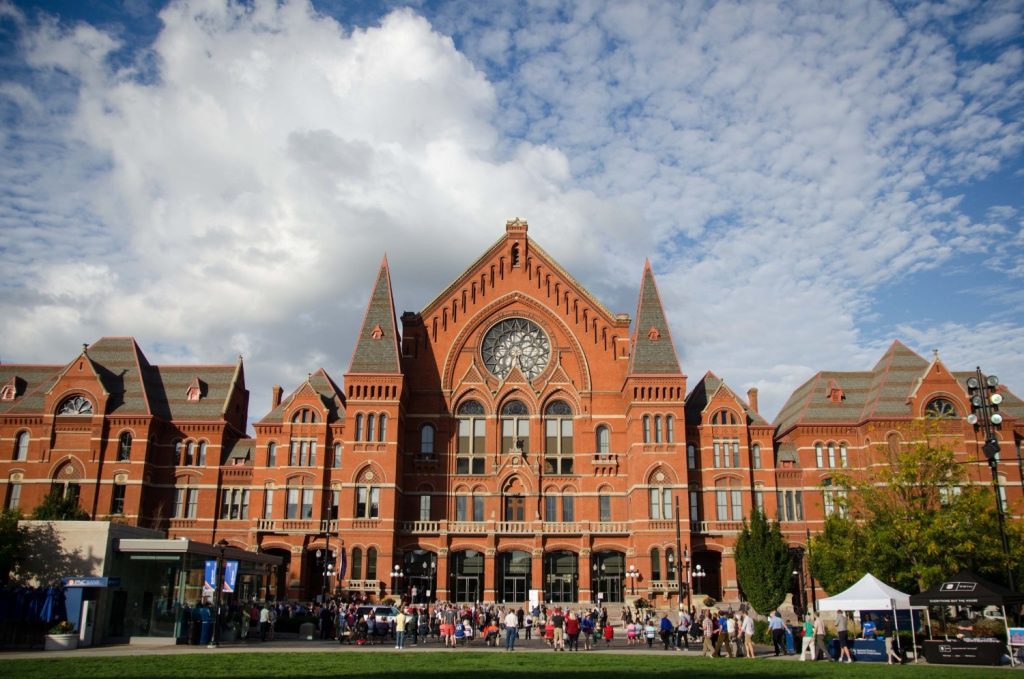The Cincinnati Music Hall represents the Italianate style’s transitio
