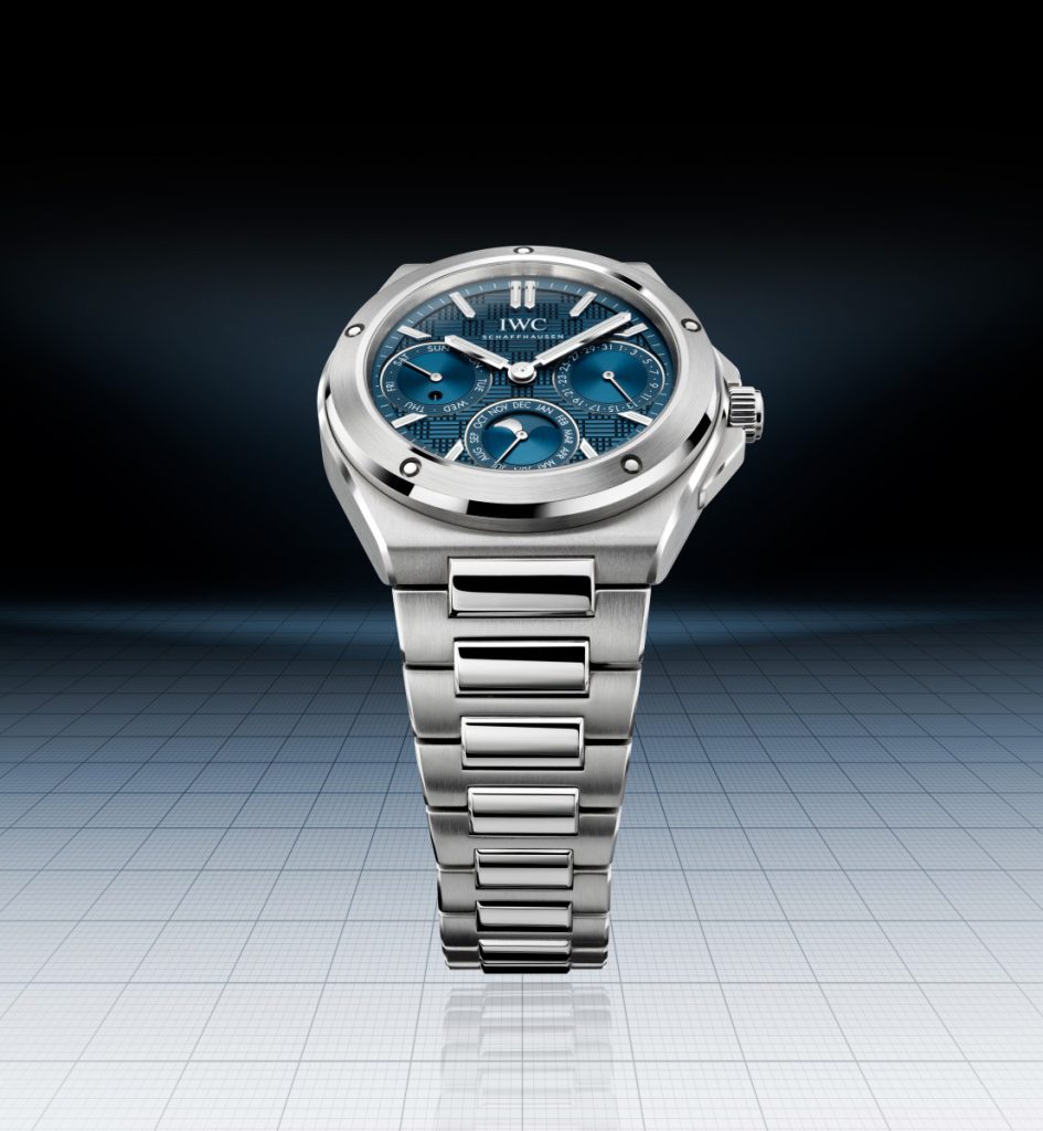 Elevating Gérald Genta’s iconic design with serious mechanical gravitas,