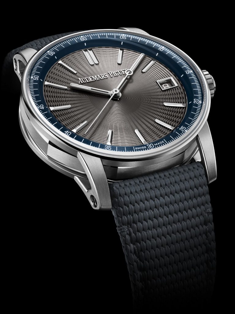 This 41mm timepiece presents a refined blend of contemporary sportiness