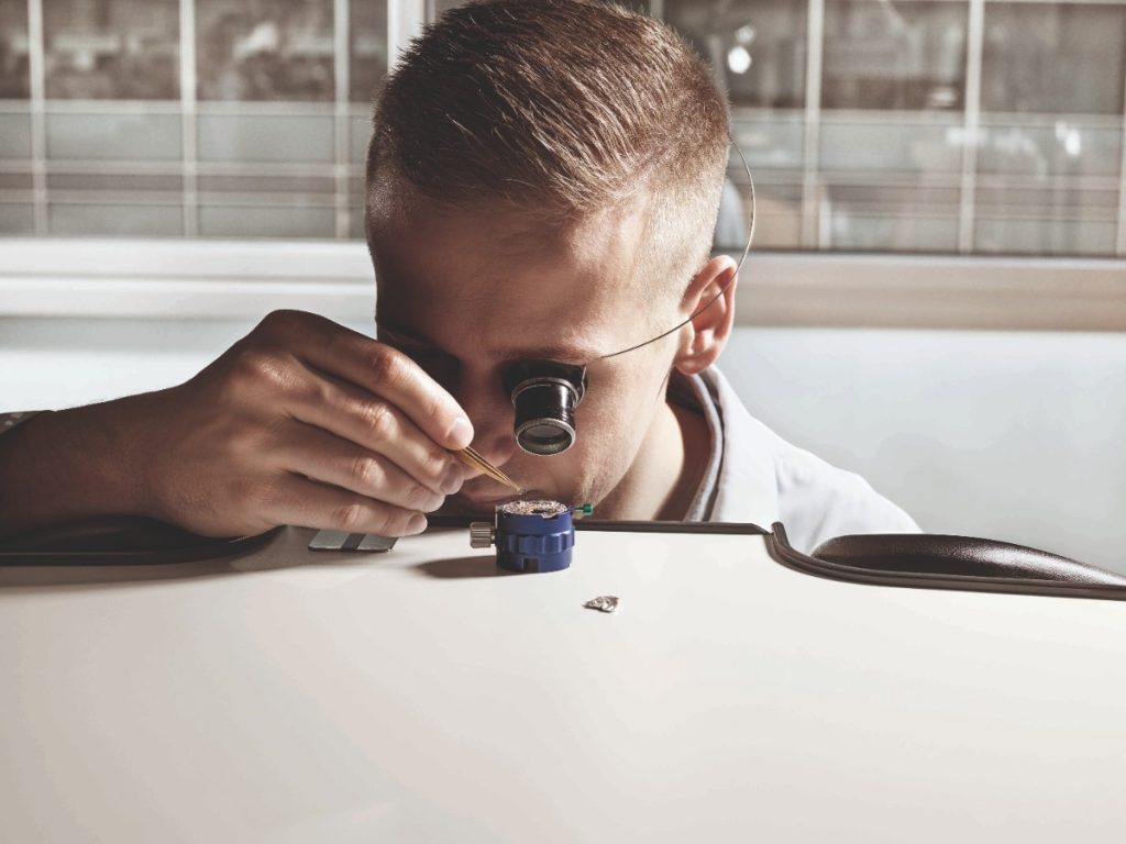 any fakes get this wrong, offering weak magnification or misaligned date wheels