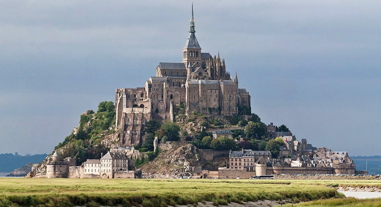 A Guide to Medieval Architecture: Prominent Architects, Structures And Styles