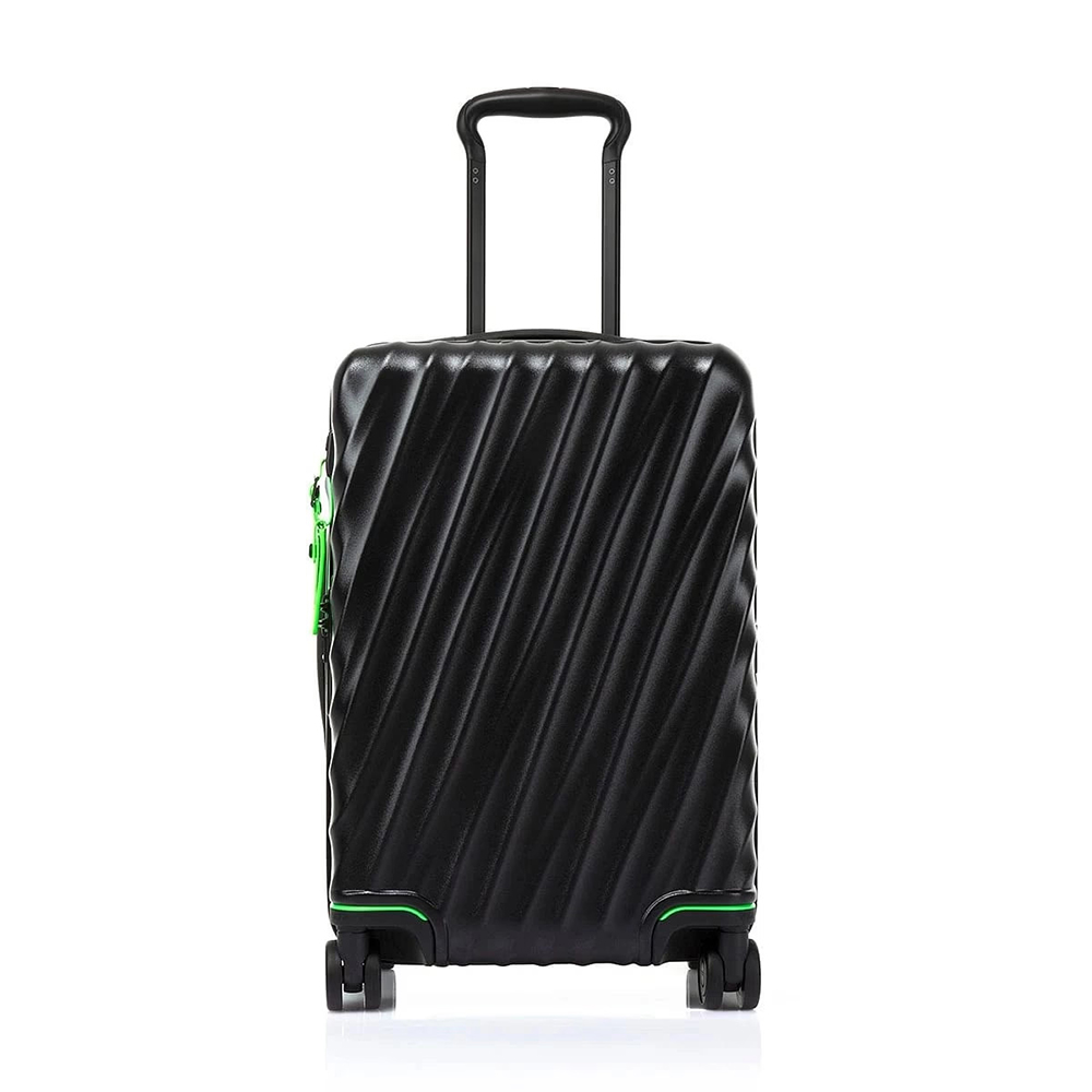 Razer International Expandable 4 Wheel Carry-On Luggage, what to carry before you head for vacation