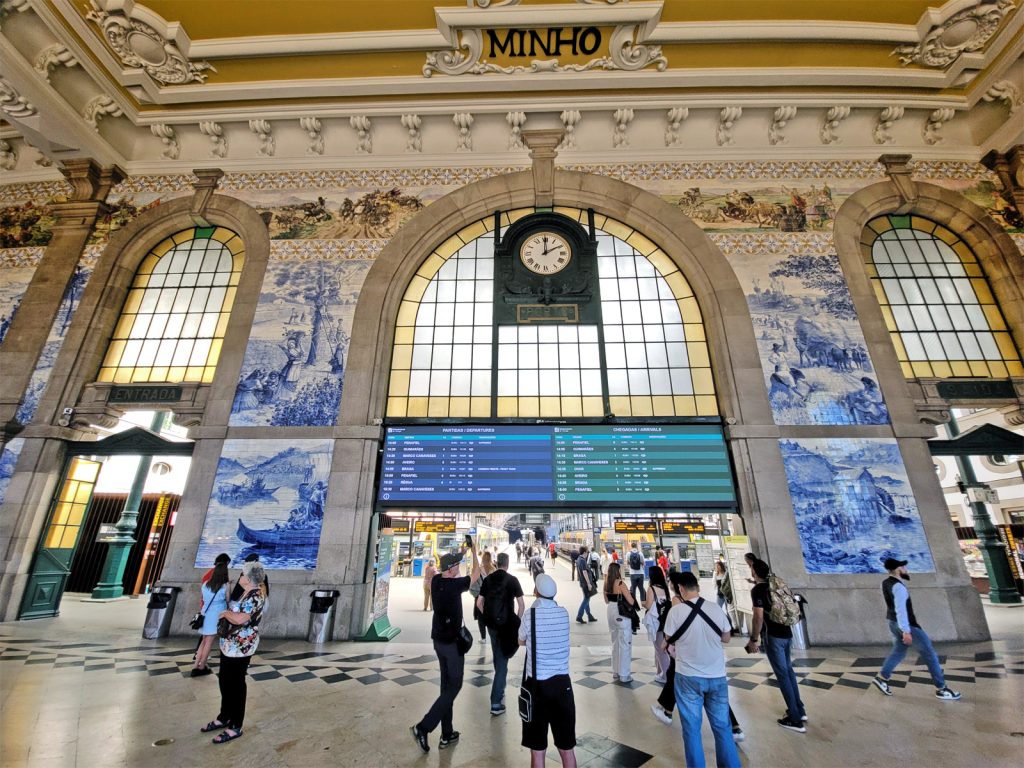 São Bento Station is proof that a railway hall can double as an art gallery without losing an ounce of dignity