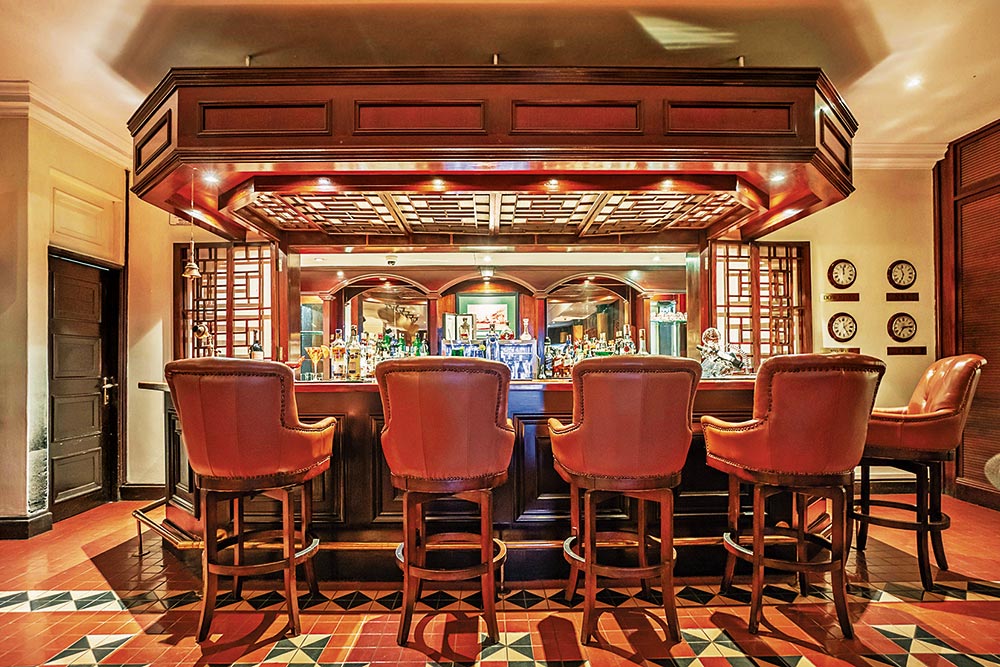 the exchange bar at sarova stanley, Sarova Stanley Kenya, Sarova Stanley Africa travel, Sarova Stanley African hospitality,