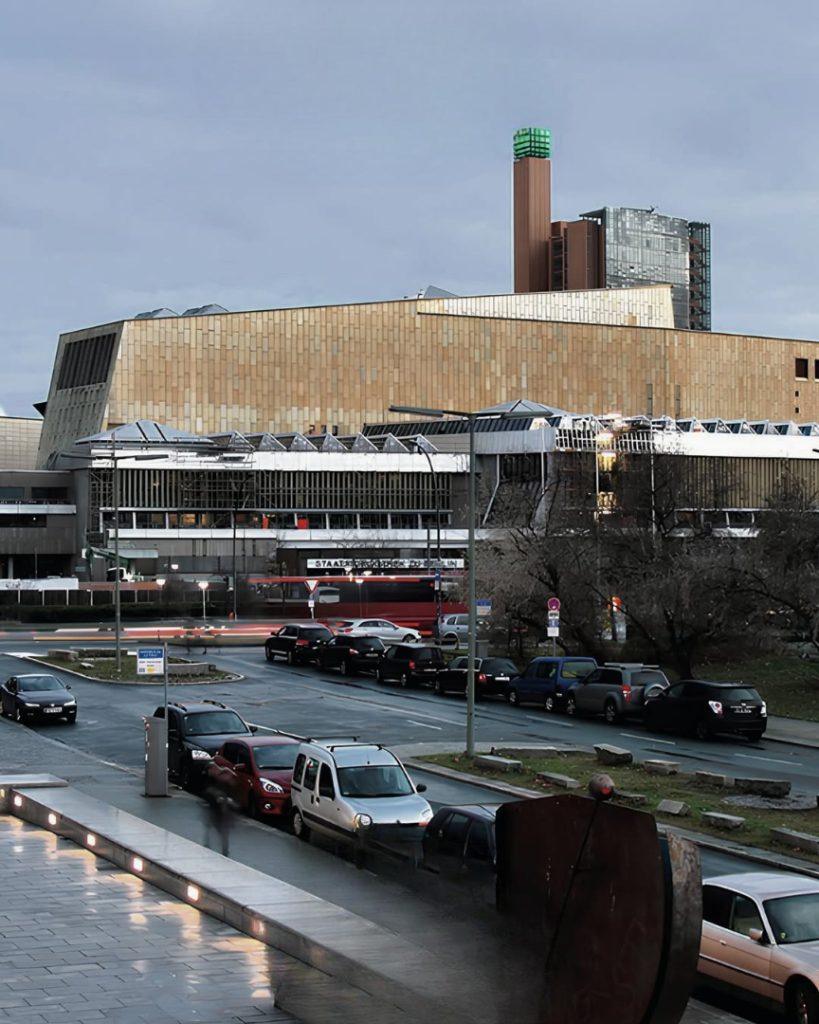 In Stuttgart’s Romeo and Juliet housing towers, Scharoun