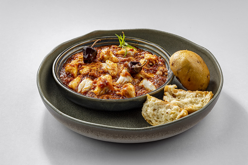 Chilli Tomato Crab Ghotala with Butter Buns, Chef Manish Mehrotra Delhi, Chef Manish Mehrotra nisaba launch, Chef Manish Mehrotra new nisaba review