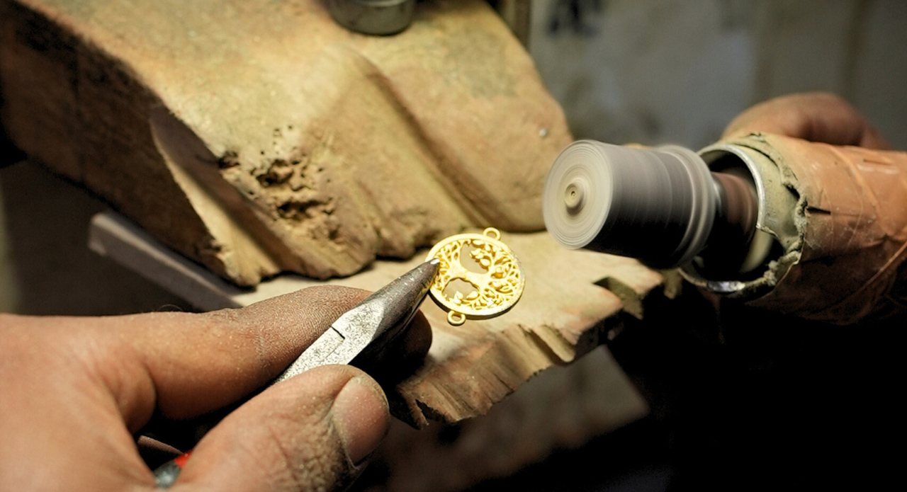 Rakhi 2024 Healing Jewellery