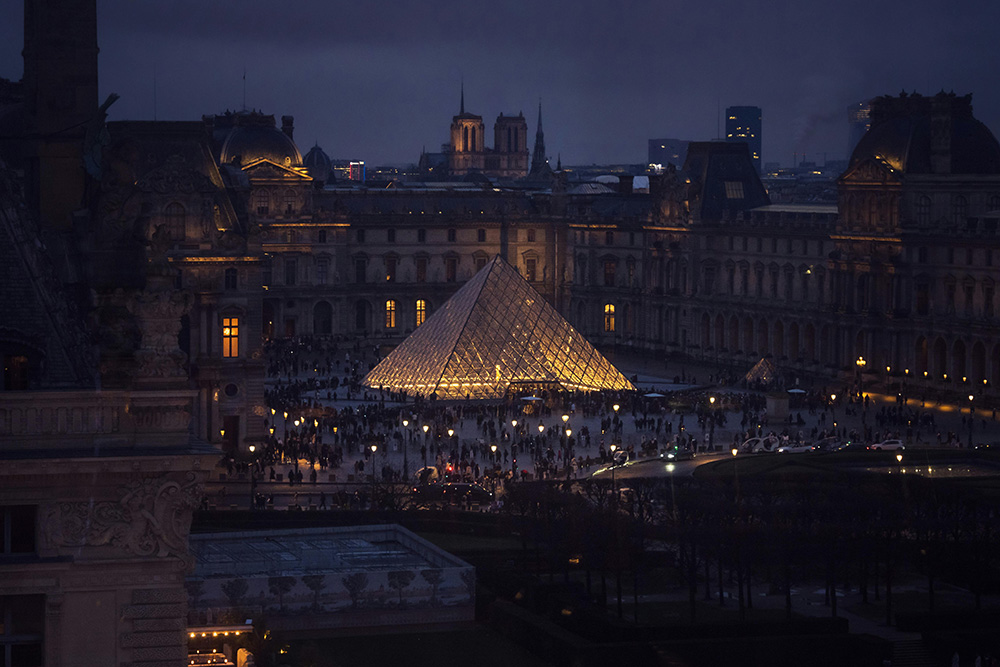 louvre, louvre heist, louvre museum, Louvre museum theft,stolen Louvre jewelry resurfaces,French museum heist,