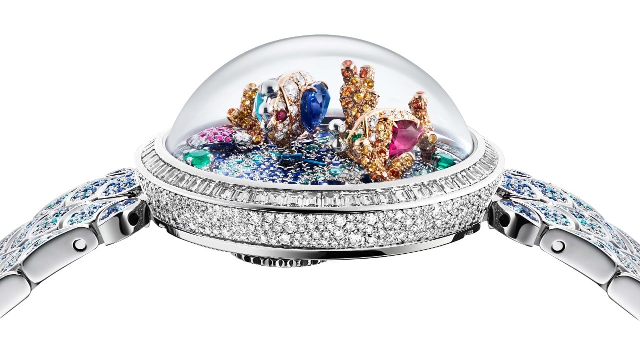 A complete guide to pavé jewellery, what the pavé setting is, how it is crafted, and why this diamond technique defines modern luxury design