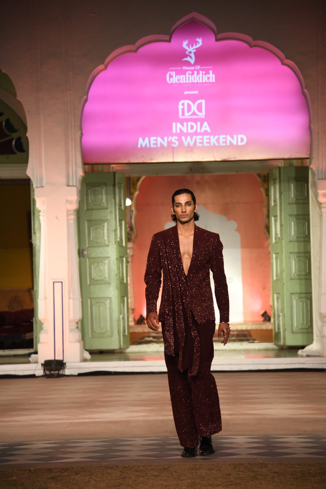 FDCI India Men’s Weekend runway, FDCI India Men’s Weekend highlights, FDCI India Men’s Weekend Diggi Palace, Paresh Lamba, Paresh Lamba designs, Paresh Lamba menswear, Paresh Lamba designer