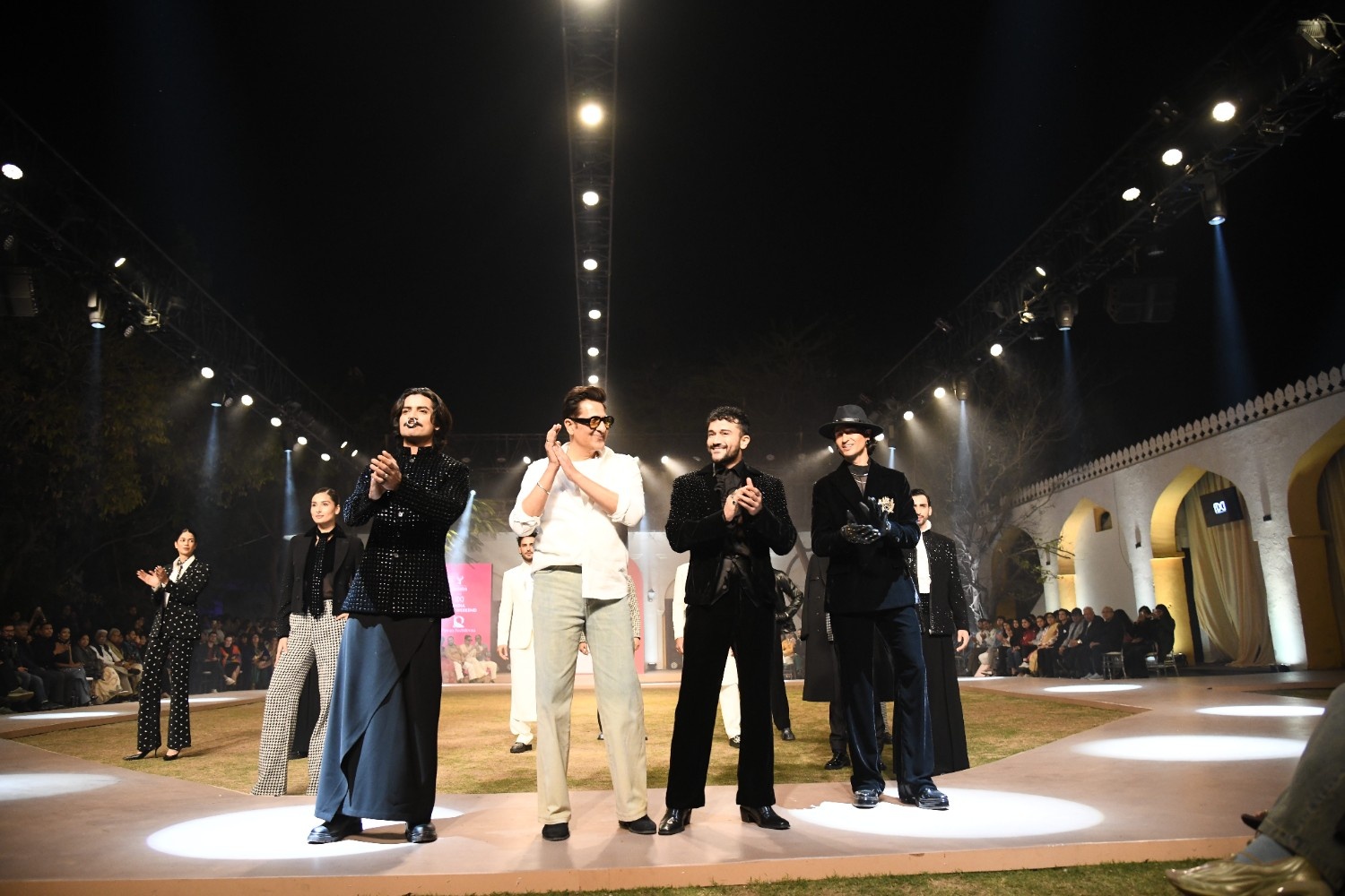 FDCI India Men’s Weekend fashion show, FDCI India Men’s Weekend runway looks, Pawan Sachdeva, Pawan Sachdeva designs, Pawan Sachdeva menswear, Pawan Sachdeva womenswear
