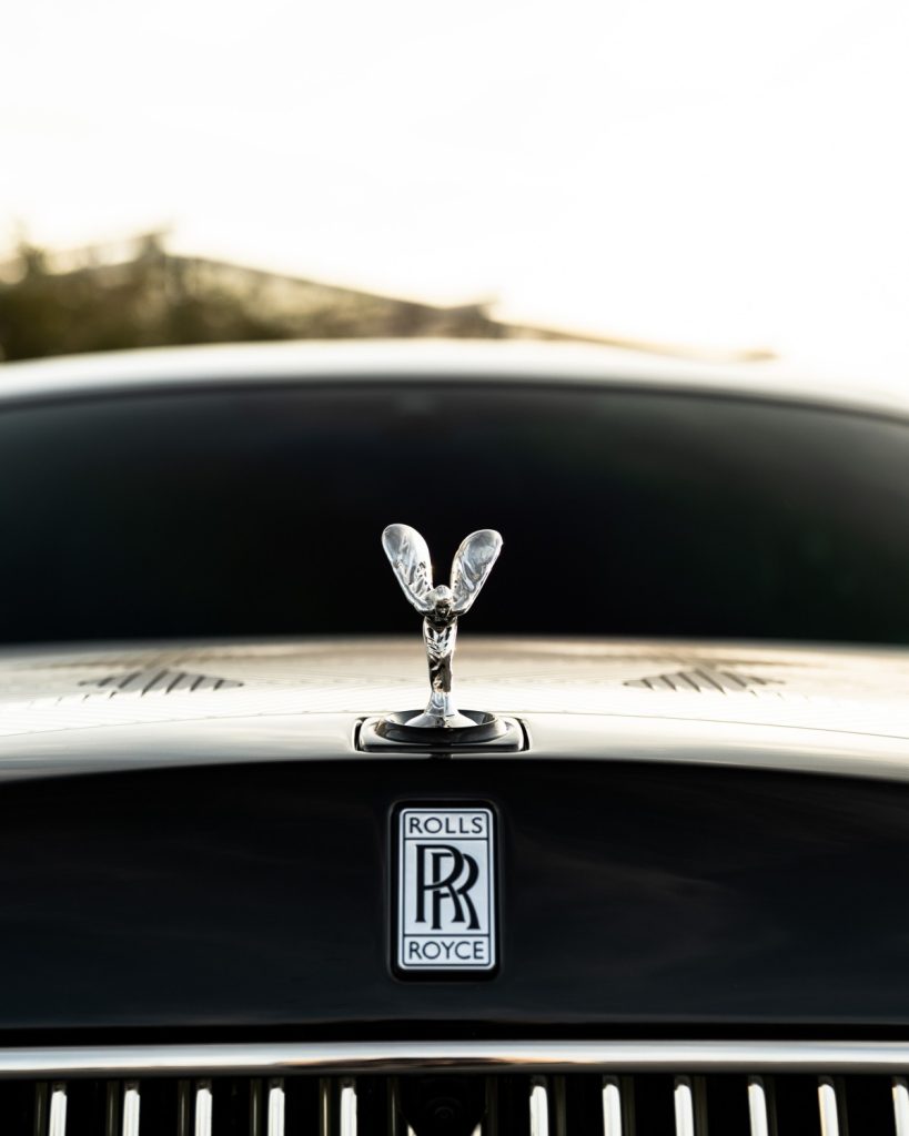 In doing so, the Phantom Arabesque honours a design language that has endured for centuries while elevating it into the context of modern luxury mobility