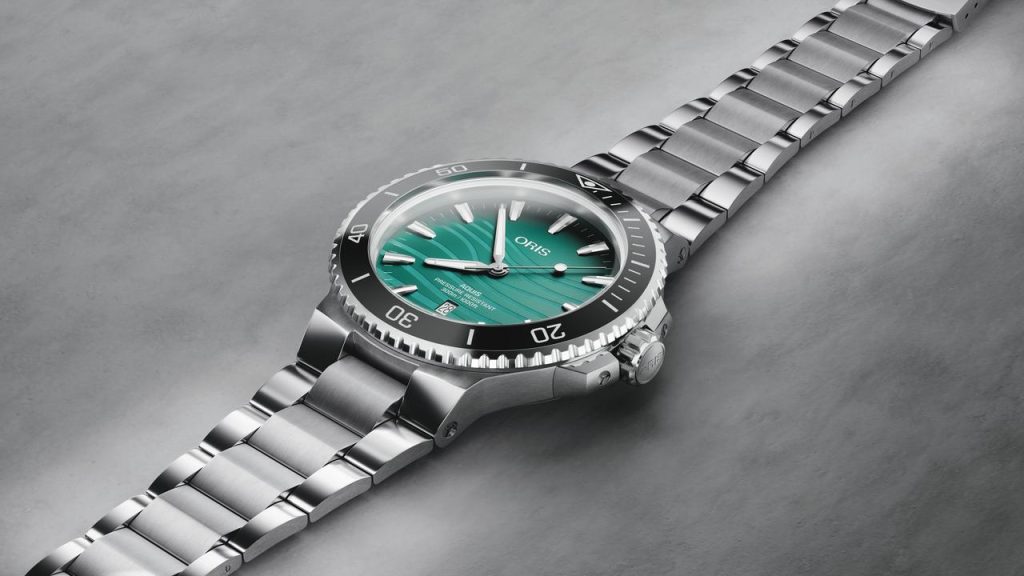 The Oris Yangtze Jiangtun Limited Edition timepiece 43.5mm multi-piece stainless steel case