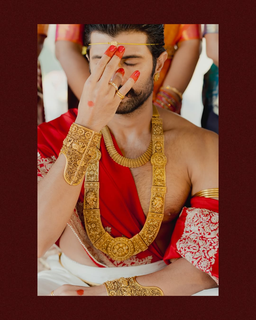 vijay deverakonda redefines groom's fashion,Vijay Deverakonda traditional look,Vijay Deverakonda ethnic wear,Vijay Deverakonda designer outfit for wedding,Vijay Deverakonda royal groom look,