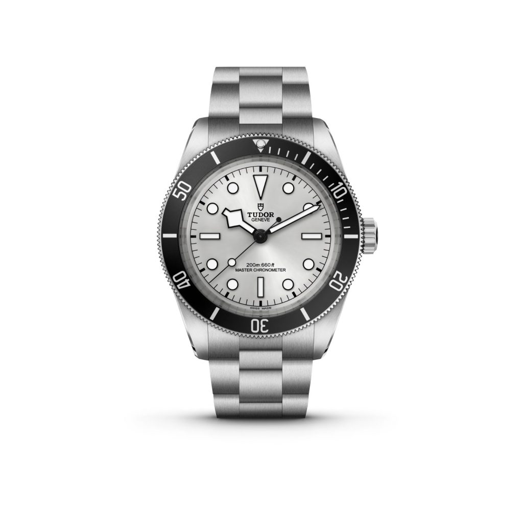 Water resistant to 200 metres, it is paired with a three link steel bracelet