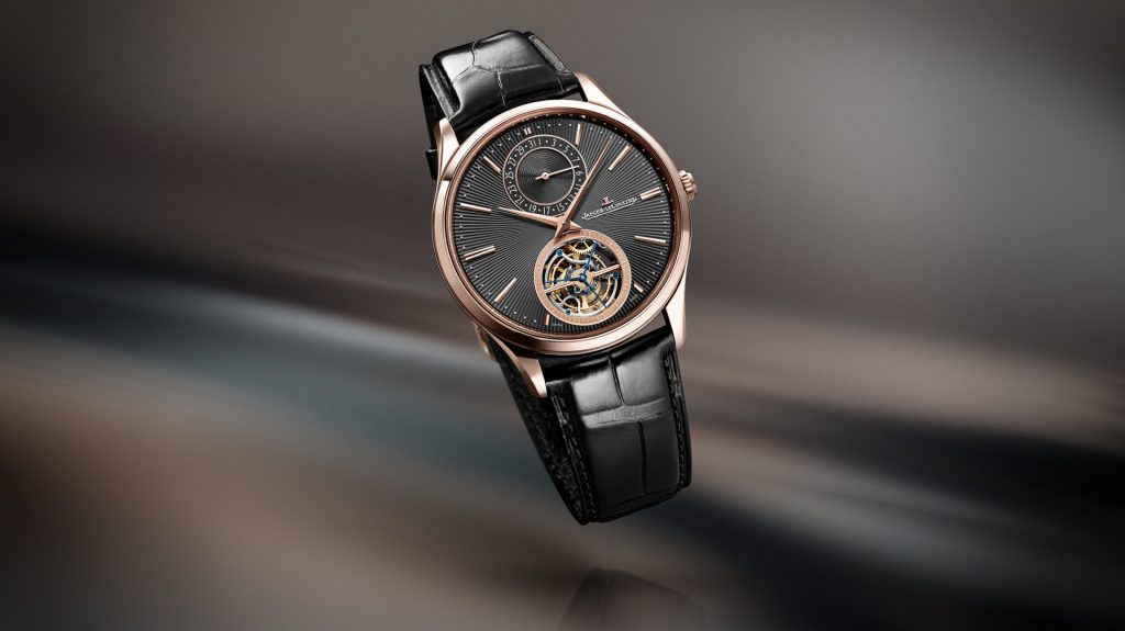 Crafted in 18K pink gold, this refined timepiece measures 40mm