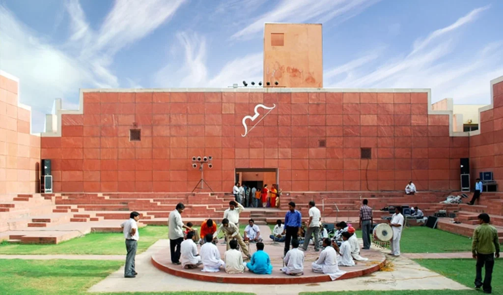 A cultural center conceived around traditional Indian spatial planning and climatic logic