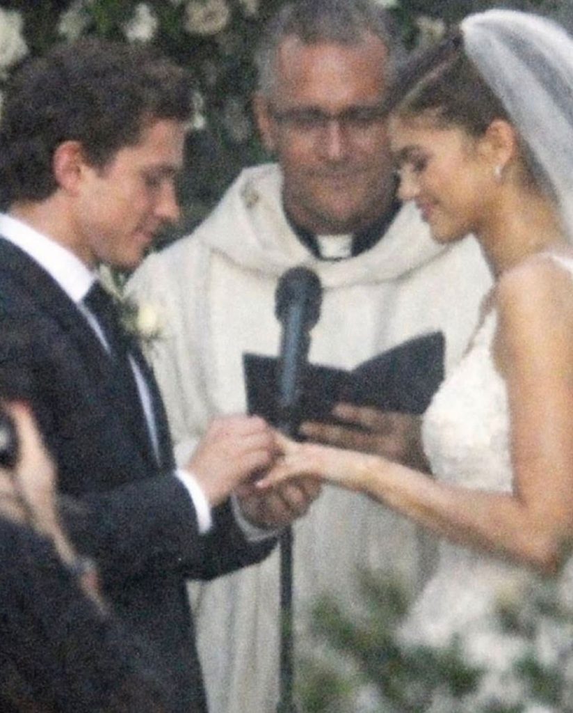 are zendaya and tom holland secretly married, did zendaya and tom tie the knot, zendaya tom holland secret wedding,zendaya in schiaparelli wedding gown,