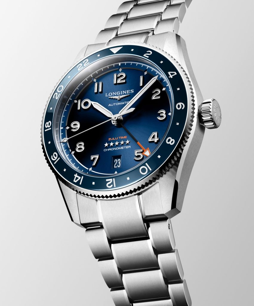The timepiece has a 39mm case come with a 24-hour bidirectional ceramic bezel