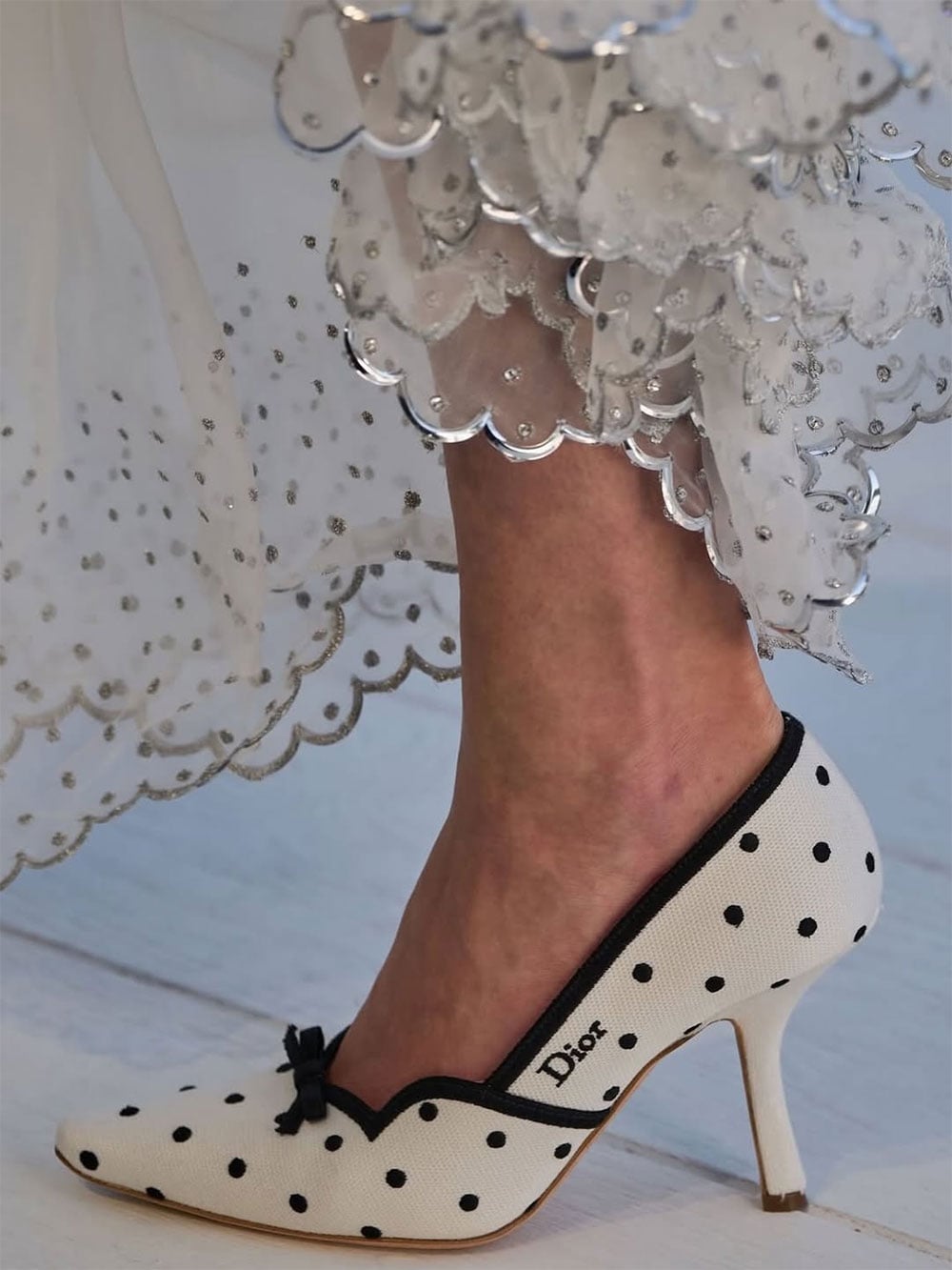 Black and white polka dot pumps, Paris Fashion Week Dior show,Dior show viral moments,Dior runway styling details,Dior fashion show trends,Dior show best outfits,