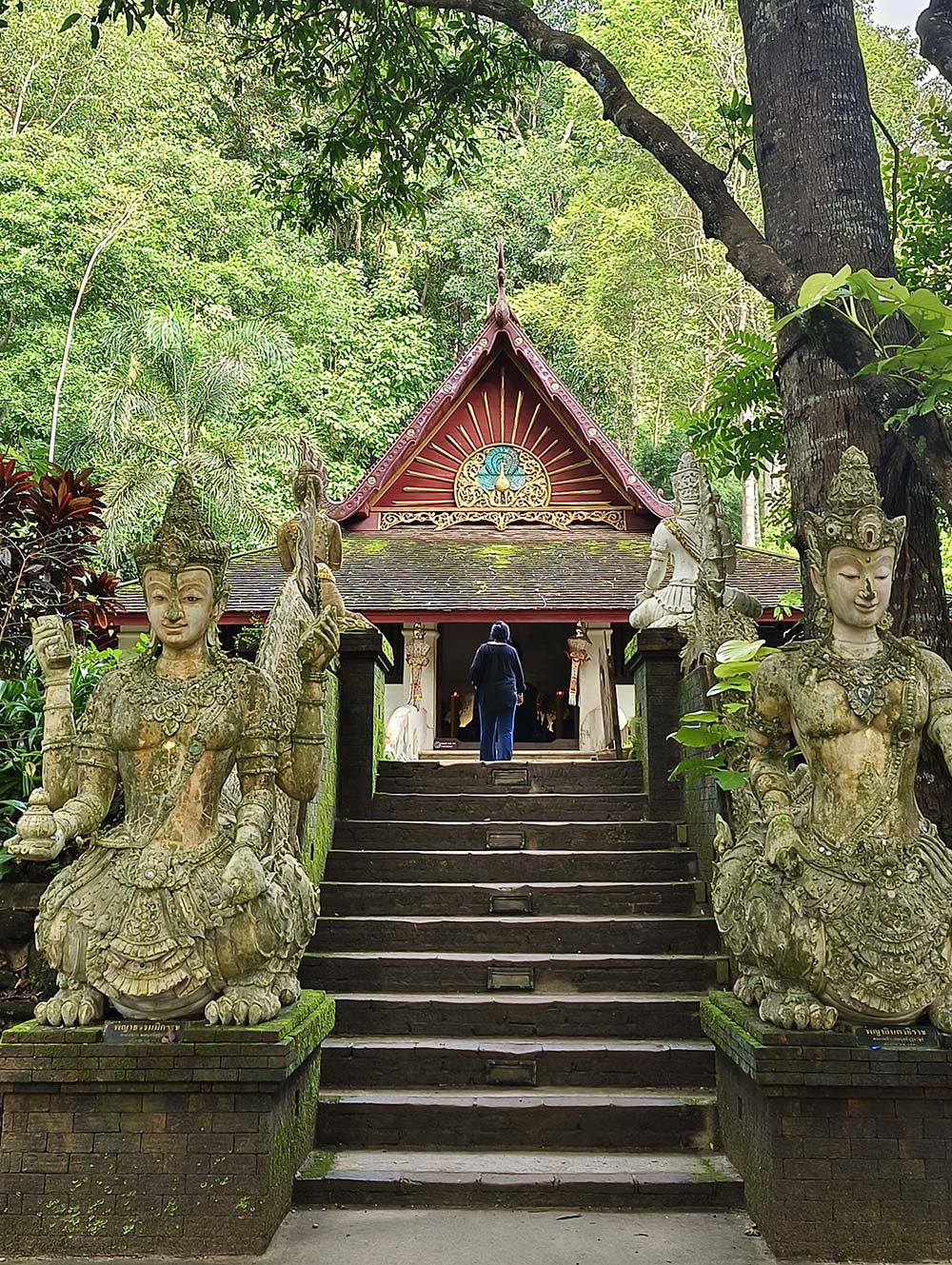 Wat Pha Lat, Chiang Mai travel things to do, Chiang Mai travel must see places, Chiang Mai travel temple tour, Chiang Mai travel street food, Chiang Mai travel night markets,Chiang Mai travel itinerary for 3 days, 