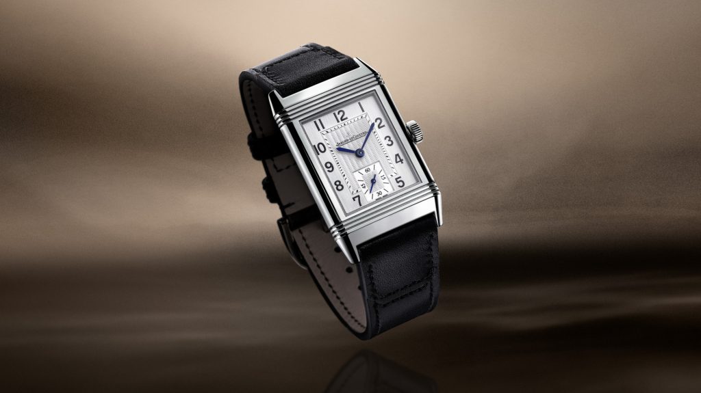Elegantly proportioned, the watch is housed in a stainless steel case measuring 40.1 x 24.4 mm