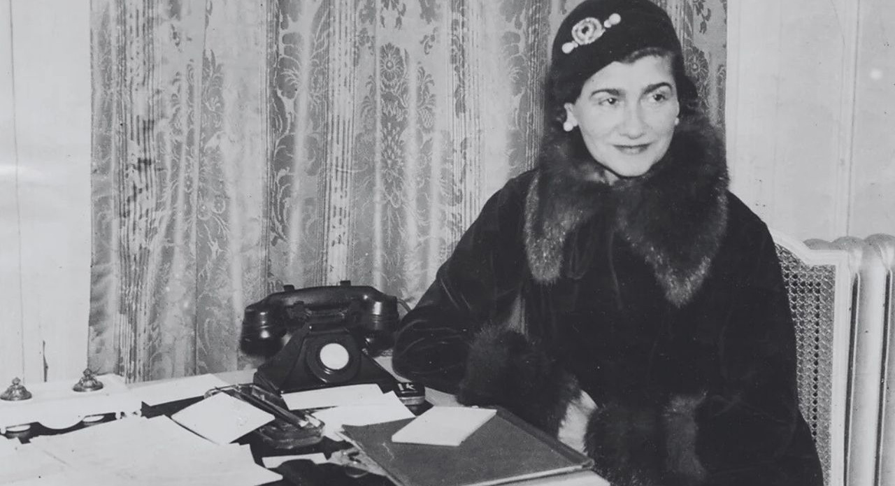 Coco Chanel last show,Coco Chanel iconic tweed jacket and skirt,Coco Chanel's most iconic achievements,Who was Coco Chanel and why is she famous?