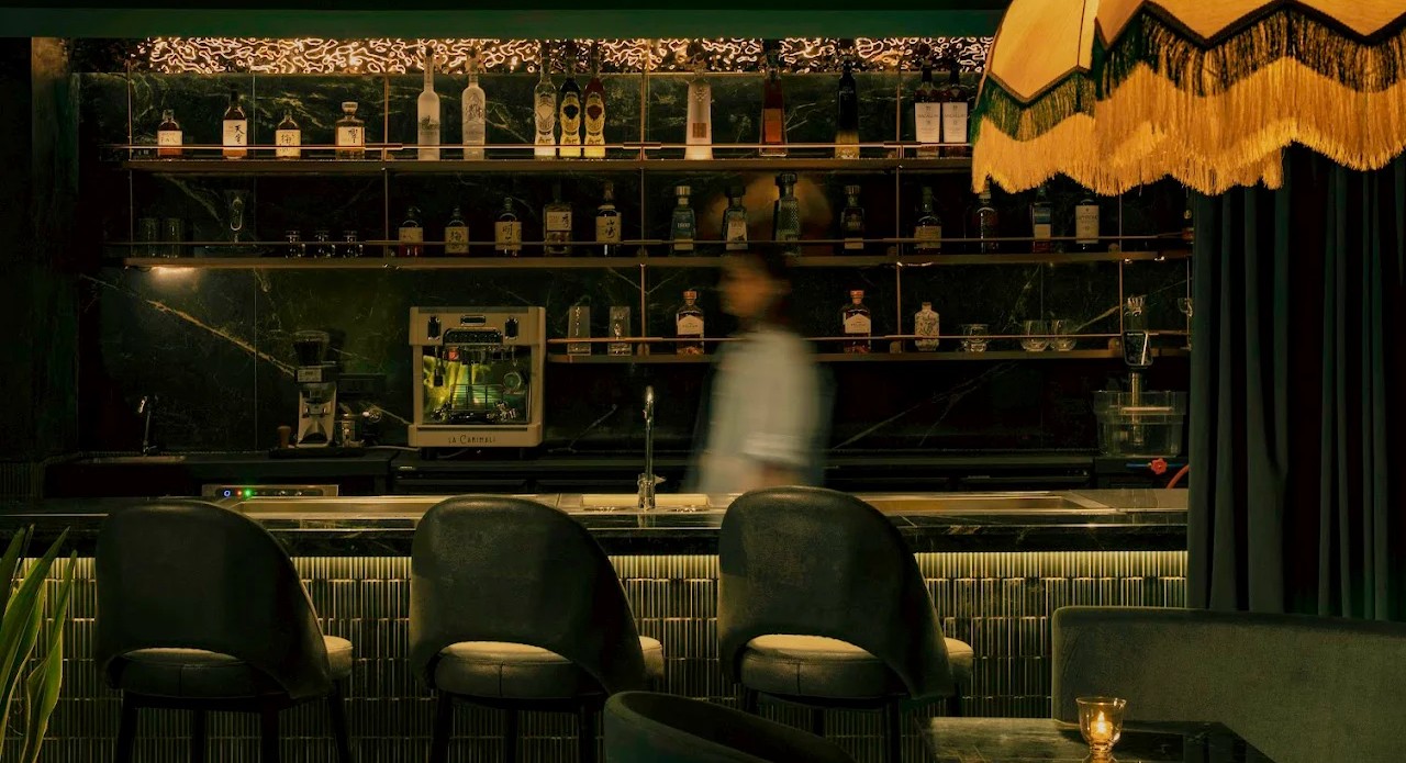 Gas Crisis Hits Restaurants in India: Rising LPG Prices Force Kitchens To Cut Costs