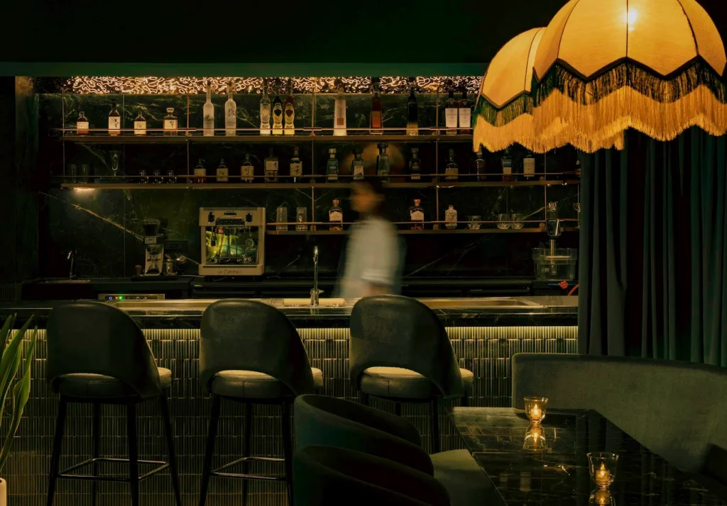 Chefs and managers are revisiting workflows, refining menu preparations and identifying areas where energy usage can be optimised without compromising the quality