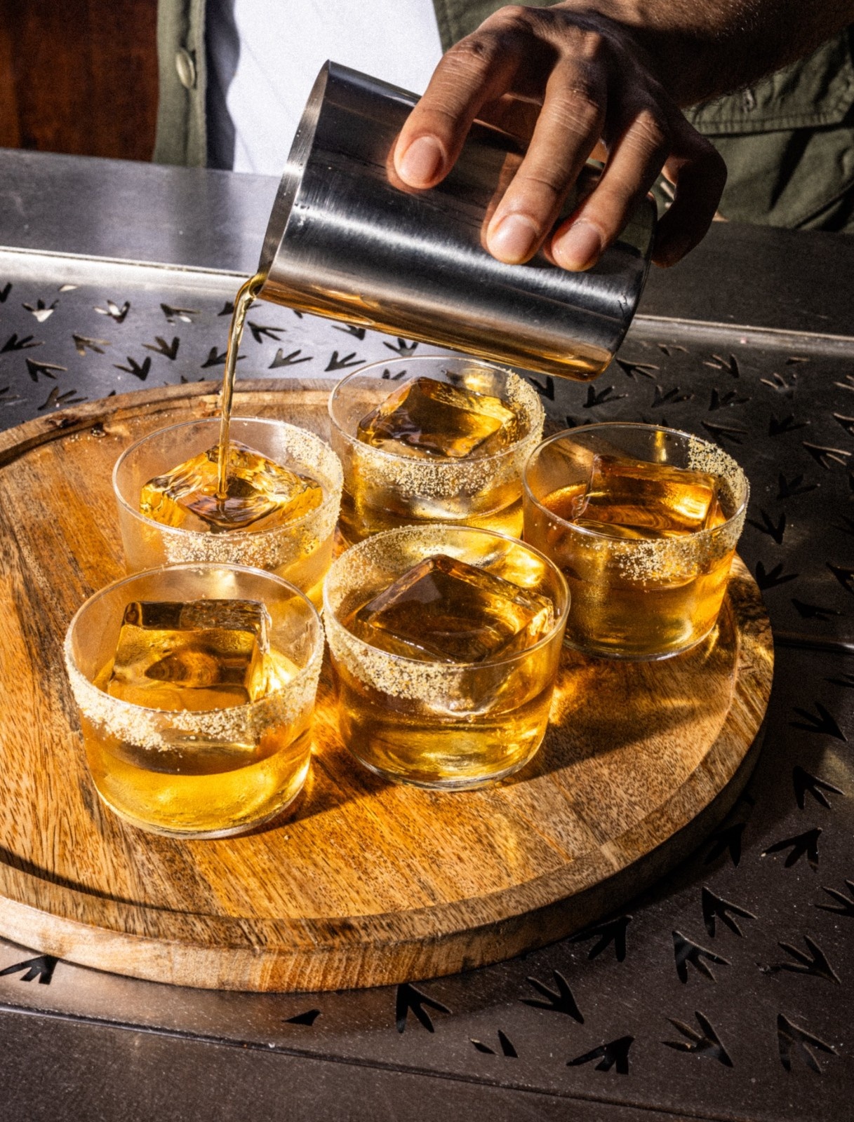 Guntur Chilli Chicken Cocktail, Cavity microbar GK2, Cavity new microbar Delhi, Cavity rooftop microbar GK2, Cavity cocktails GK2, Cavity drinks menu Delhi, Cavity nightlife Delhi, Cavity trendy microbar GK2, Cavity intimate microbar Delhi, Cavity happy hours GK2, Cavity small bar GK2, 